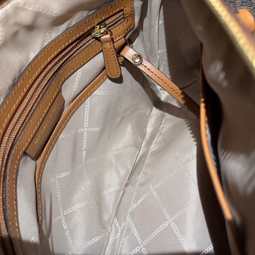 Hand bag